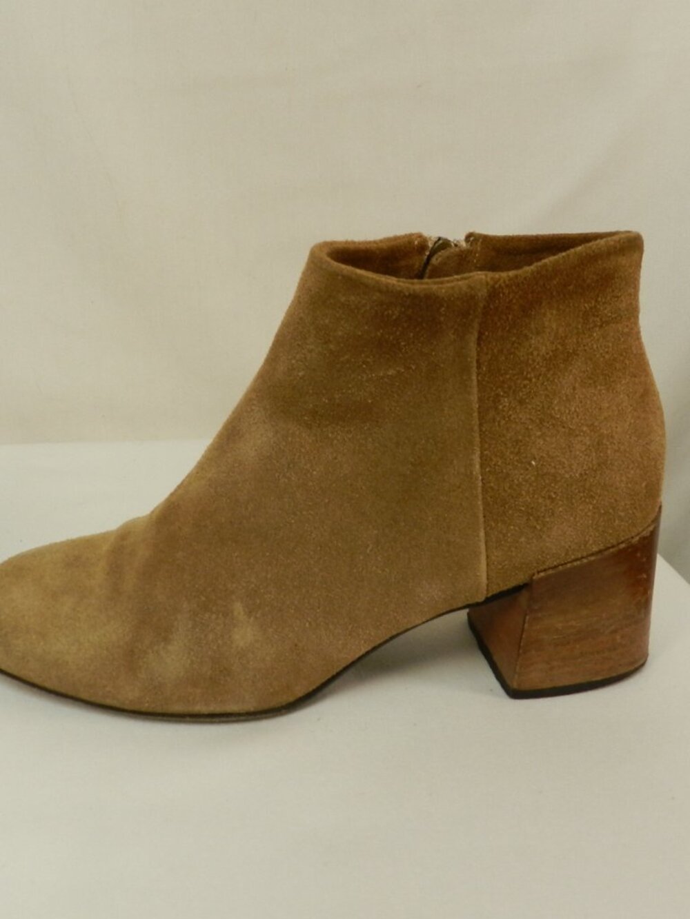 Alberto Fermani suede ankle zip boots booties w/ heel Italy Size Sz 37.5 US 7.5 - Picture 2 of 13